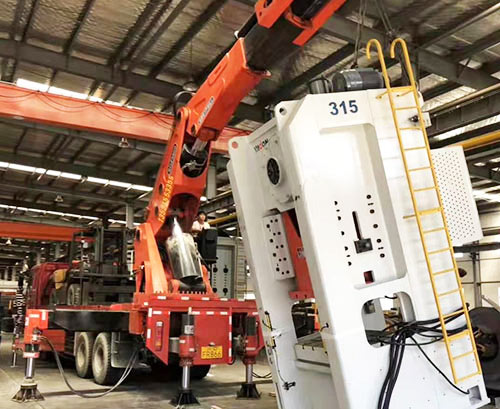 龙楼镇附近随车吊出租，轻松解决运输难题