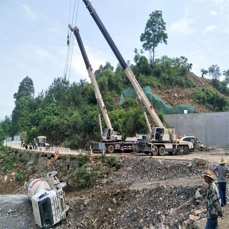 龙楼镇汽车掉沟里叫吊车救援要多少钱